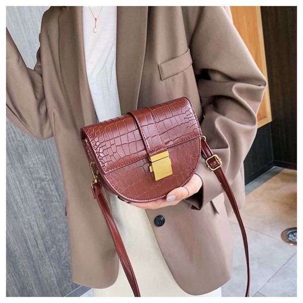 fashion pu leather saddle bag stone pattern shoulder bag crossbody lock messenger designer women sac
fashion pu leather saddle bag stone pattern shoulder bag crossbody lock messenger designer women sac