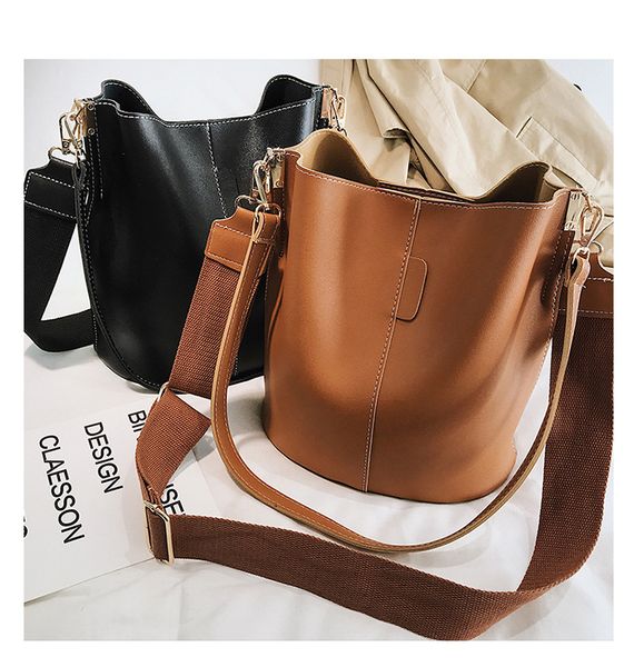 2020 matte pu leather messenger bag women bucket shoulder bag large capacity vintage lady handbag bolsos mujer
2020 matte pu leather messenger bag women bucket shoulder bag large capacity vintage lady handbag bolsos mujer