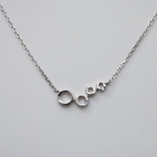 new 925 sterling silver necklace simple fashion small circle necklace geometric personality female silver jewelry
new 925 sterling silver necklace simple fashion small circle necklace geometric personality female silver jewelry