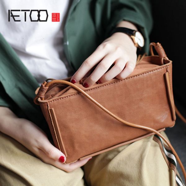 aetoo new retro original leather small square bag art and music department cross section square female bag pumping bucket
aetoo new retro original leather small square bag art and music department cross section square female bag pumping bucket