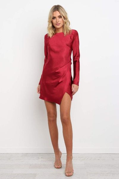 autumn women long sleeve solid color office lady chic round neck irregular split openwork backless fashion mini dress, Black;gray
autumn women long sleeve solid color office lady chic round neck irregular split openwork backless fashion mini dress, Black;gray