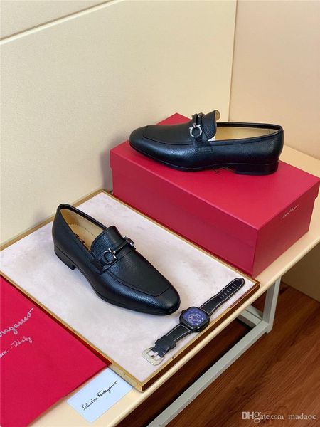19fw brands men dress shoes red bottom loafers luxury party wedding shoes design black genuine leather suede dress shoes mens slip on flats
19fw brands men dress shoes red bottom loafers luxury party wedding shoes design black genuine leather suede dress shoes mens slip on flats