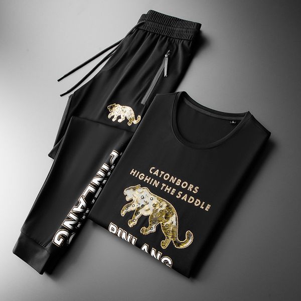 20ss summer fshion casual sportwear tracksuit men animal print sets short sleeve tshirt+pants suits tracksuits plus size -4xl, Gray
20ss summer fshion casual sportwear tracksuit men animal print sets short sleeve tshirt+pants suits tracksuits plus size -4xl, Gray