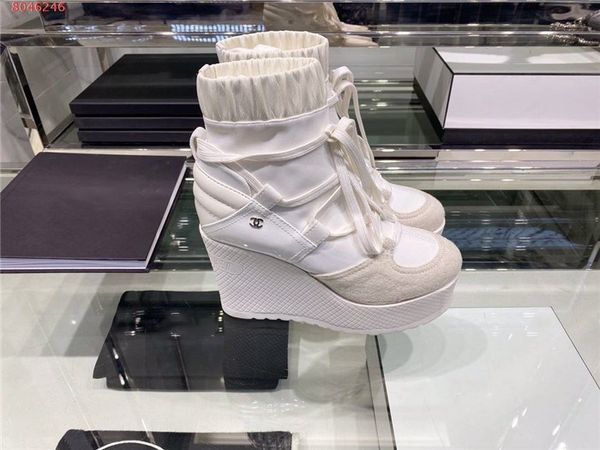 2020 latest female platform boots color matching high-heeled shoes with ankle boots thick wedge bottom 12 centimeters tall,size 35-40, Black
2020 latest female platform boots color matching high-heeled shoes with ankle boots thick wedge bottom 12 centimeters tall,size 35-40, Black