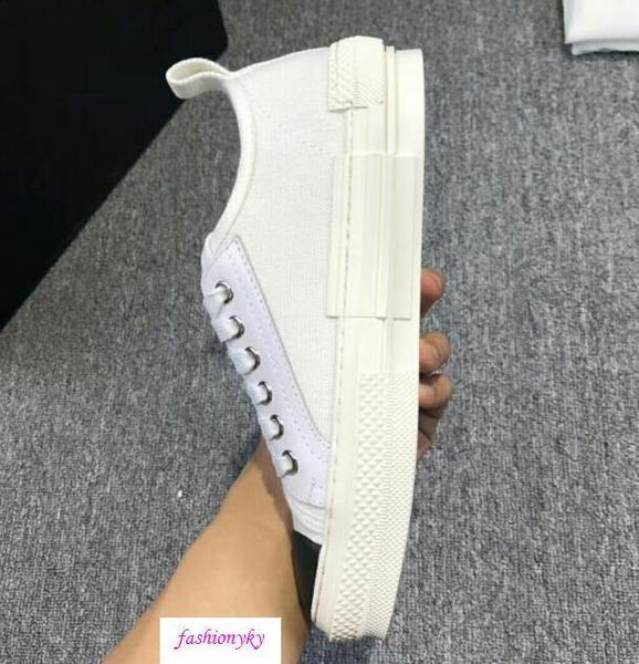 classics b23 "single m classic as the main vision, in the way of large-area printing on the upper lovers shoes size 43, Black
classics b23 "single m classic as the main vision, in the way of large-area printing on the upper lovers shoes size 43, Black