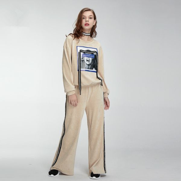 woman two piece set pullover sweatshirt and pants sportwear costumes tracksuit for women print ribbons corduroy suit new, Gray
woman two piece set pullover sweatshirt and pants sportwear costumes tracksuit for women print ribbons corduroy suit new, Gray
