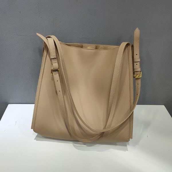 fashion tote bag large capacity bag 2020 new trendy messenger women's shoulder computer cowhide female 
fashion tote bag large capacity bag 2020 new trendy messenger women's shoulder computer cowhide female