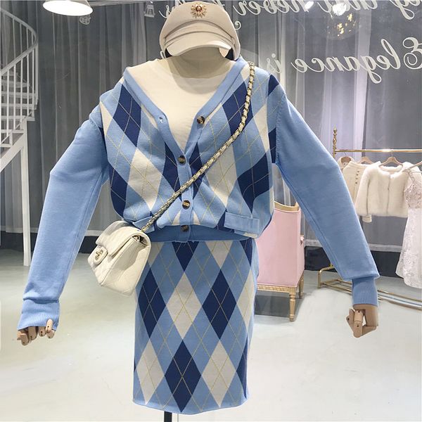 autumn 2018 new long sleeve loose single row buckle v - neck plaid cardigan + high waist slim overskirt knitted set female, Gray
autumn 2018 new long sleeve loose single row buckle v - neck plaid cardigan + high waist slim overskirt knitted set female, Gray