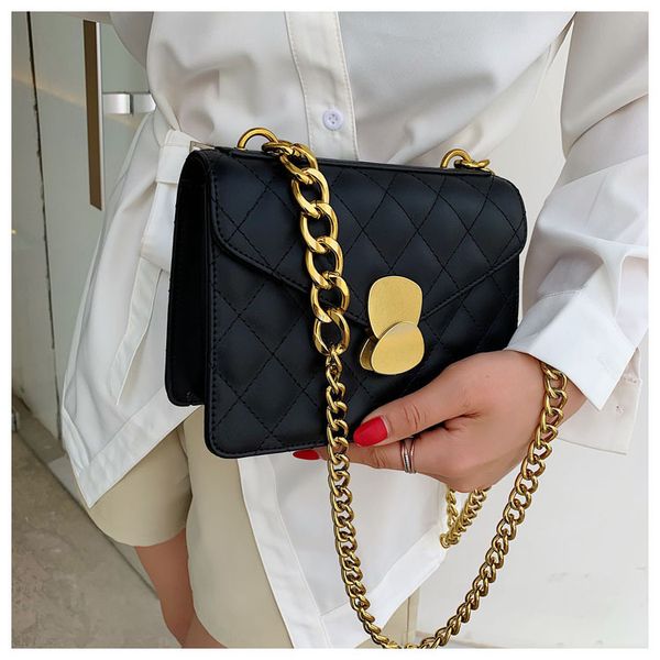 2019 new korean version of the wild messenger chain small square package korean student fashion bag
2019 new korean version of the wild messenger chain small square package korean student fashion bag