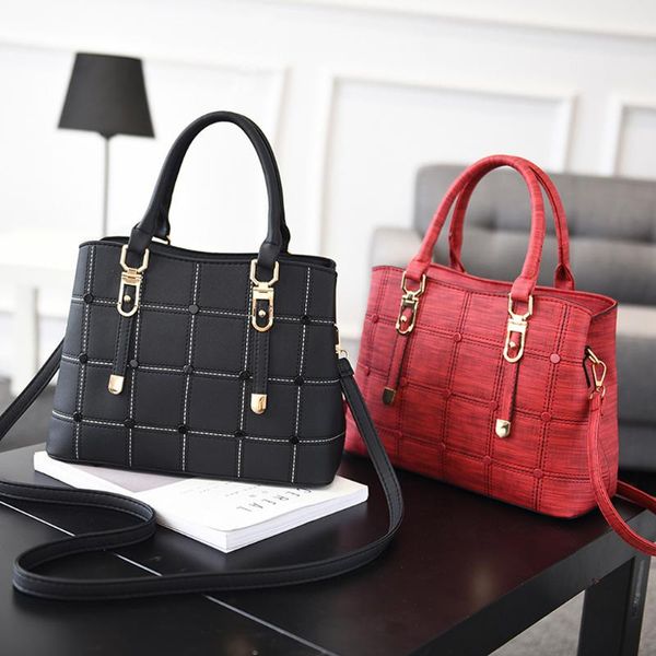 women messenger bags fashion simple pure color plaid leather handles for handbags single shoulder messenger bags torebka damska
women messenger bags fashion simple pure color plaid leather handles for handbags single shoulder messenger bags torebka damska