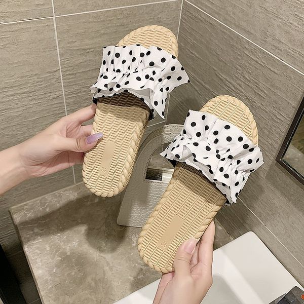 2020 summer slippers shoes women cute dot black color non-slip open toe flip flops ladies outdoor beach slides sandals
2020 summer slippers shoes women cute dot black color non-slip open toe flip flops ladies outdoor beach slides sandals