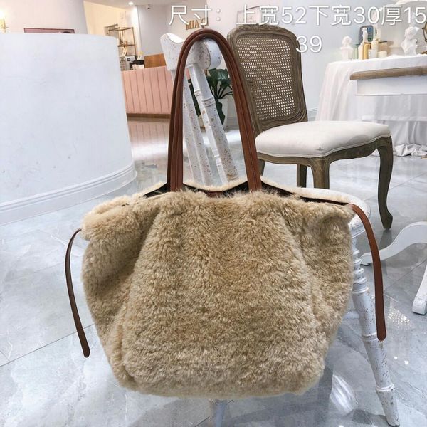 2020 new women's bag double side wool bag large capacity net red hand bill of lading shoulder
2020 new women's bag double side wool bag large capacity net red hand bill of lading shoulder