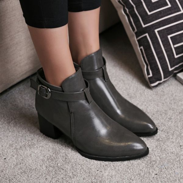 big size euroamerican windtipped short barrel with middle heel strap buckles for boots, Black
big size euroamerican windtipped short barrel with middle heel strap buckles for boots, Black