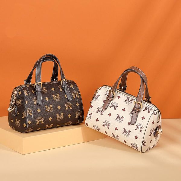 net red bag female 2020 new fashion retro pillow bag old pattern trend portable diagonal bag bags l9219
net red bag female 2020 new fashion retro pillow bag old pattern trend portable diagonal bag bags l9219