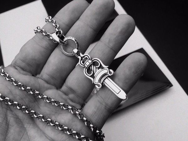 fashion dagger pendant necklace cuban link chain bijoux for mens and women trend personality punk cross style lovers gift hip hop jewelry, Silver
fashion dagger pendant necklace cuban link chain bijoux for mens and women trend personality punk cross style lovers gift hip hop jewelry, Silver