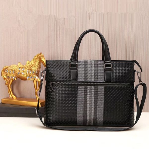 kaisiludi leather embroidery woven men's bag handbag horizontal men's briefcase computer bag slant span
kaisiludi leather embroidery woven men's bag handbag horizontal men's briefcase computer bag slant span
