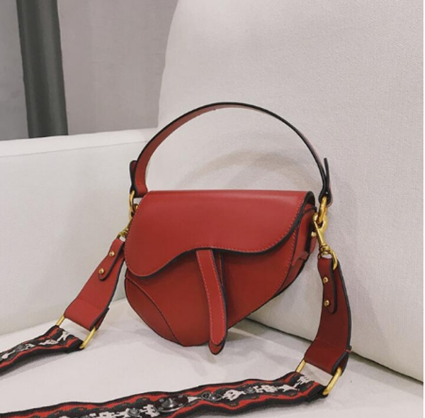 luxury lady fashion saddle bag leather handbag brand designer women shoulder crossbody bags casual travel wild tote
luxury lady fashion saddle bag leather handbag brand designer women shoulder crossbody bags casual travel wild tote