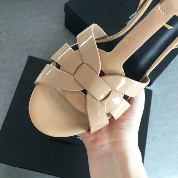 High quality new soft fashion sexy heel shoes women shopping real leagher with box and dust bag complete size
High quality new soft fashion sexy heel shoes women shopping real leagher with box and dust bag complete size