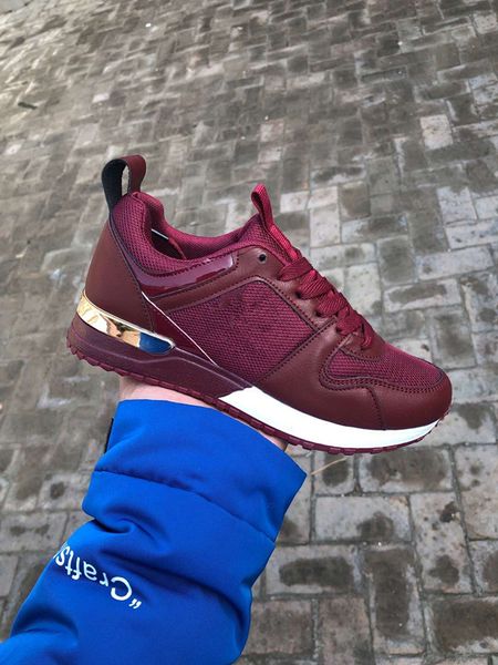 Men's and Women's Casual Run Away Shoes Fashion Low Cut Lace-up Designer Snekaers Male Female Zapatillas Sport Shoes 36-45
Men's and Women's Casual Run Away Shoes Fashion Low Cut Lace-up Designer Snekaers Male Female Zapatillas Sport Shoes 36-45