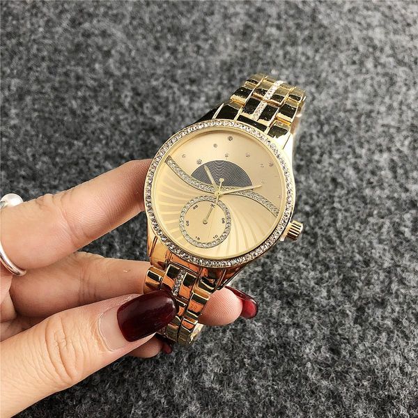 m-7285y selling royal oak star diamond quartz m watch casual fashion ladies watch steel belt folding buckle, Slivery;brown
m-7285y selling royal oak star diamond quartz m watch casual fashion ladies watch steel belt folding buckle, Slivery;brown