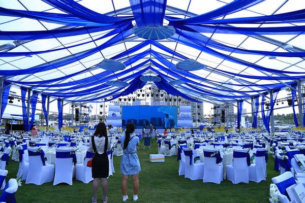 aluminum 5000 seated church tent hall from jiangsu wuxi factory marquee party tent hall tent, opening ceremony tent
aluminum 5000 seated church tent hall from jiangsu wuxi factory marquee party tent hall tent, opening ceremony tent