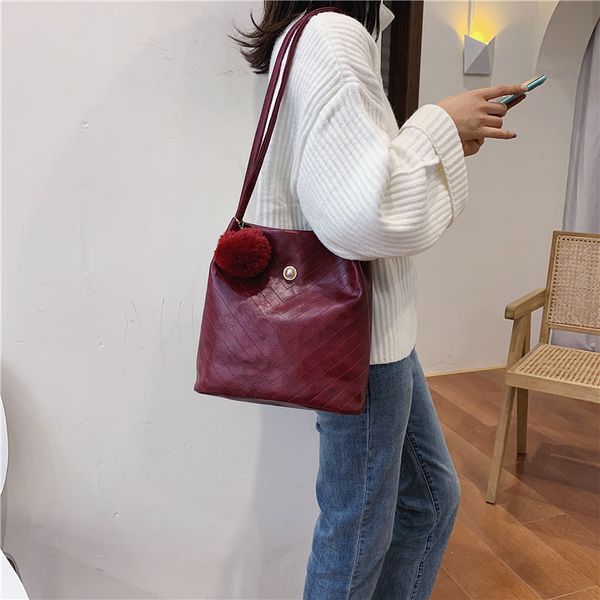 retro hairball handbags for women shoulder bags large capacity bucket handbags 2019 women's totes shopping bag bolsa feminin
retro hairball handbags for women shoulder bags large capacity bucket handbags 2019 women's totes shopping bag bolsa feminin