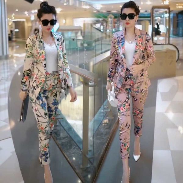 2020 new spring autumn women elegant blazer feminino women floral long sleeve blazer suit office ladies two piece sets t06, White;black
2020 new spring autumn women elegant blazer feminino women floral long sleeve blazer suit office ladies two piece sets t06, White;black