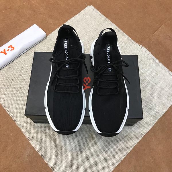 2020 style men's running shoes black and white sports coach cushion surface breathable sneakers true form clay static designer
2020 style men's running shoes black and white sports coach cushion surface breathable sneakers true form clay static designer