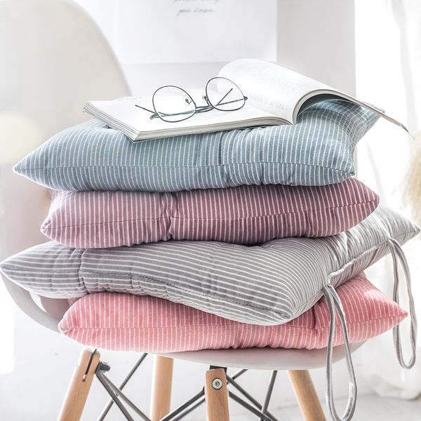 1pc 35*35cm plush chair cushion dining table chair cushion autumn and winter stripes thickening
1pc 35*35cm plush chair cushion dining table chair cushion autumn and winter stripes thickening