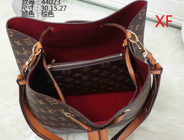Brand New Shoulder Bags Leather Luxury Handbags Wallets High Quality For Women Bag Designer Totes Messenger Bags Cross Body 9008
Brand New Shoulder Bags Leather Luxury Handbags Wallets High Quality For Women Bag Designer Totes Messenger Bags Cross Body 9008