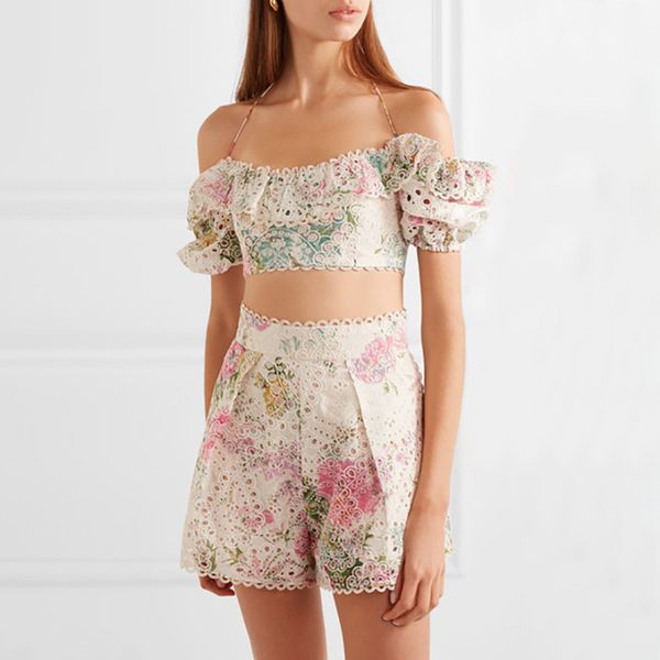 2019 spring and summer new fashion set heavy water soluble lace printing crop + two-piece shorts suits, White;black 
2019 spring and summer new fashion set heavy water soluble lace printing crop + two-piece shorts suits, White;black