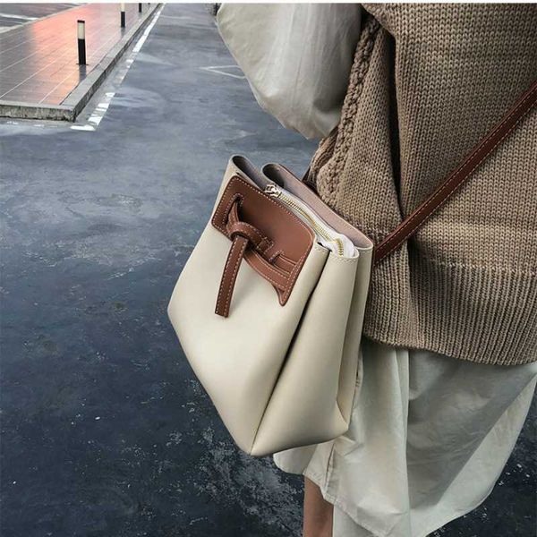2020 new simple fashion shoulder bag casual bucket bag large capacity diagonal female
2020 new simple fashion shoulder bag casual bucket bag large capacity diagonal female