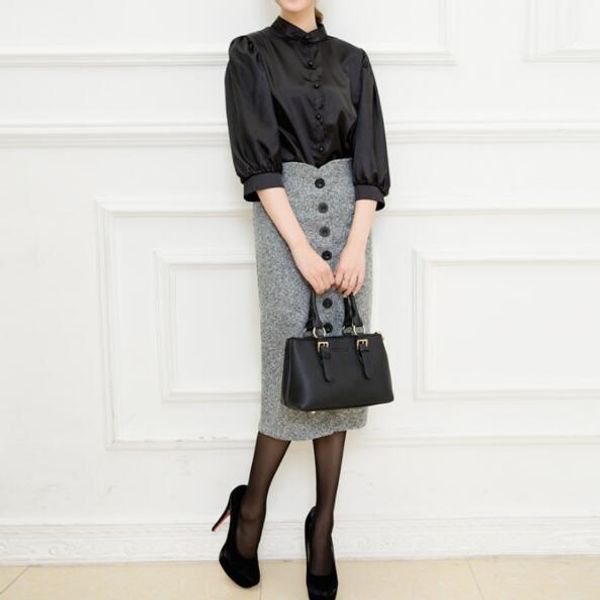 autumn and winter women high waist knee length pencil skirt female woolen single breasted midi skirts s- dv409, Black
autumn and winter women high waist knee length pencil skirt female woolen single breasted midi skirts s- dv409, Black