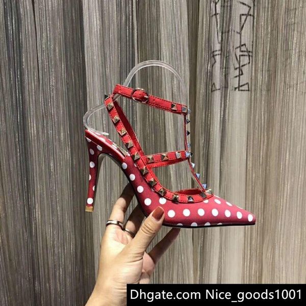 2019 new pattern designer's leather brand high heeled shoes banquet party outdoor beach sandals large size us10 wholesale rivet sandals
2019 new pattern designer's leather brand high heeled shoes banquet party outdoor beach sandals large size us10 wholesale rivet sandals