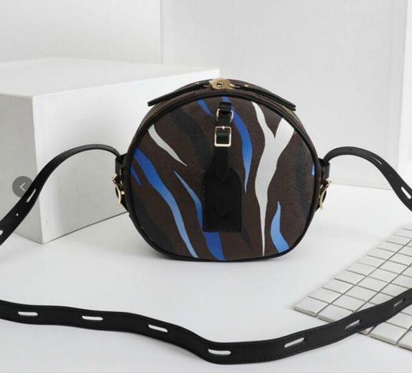 style designer luxury handbags print letter flower purse crossbody bag main women purse shouder bag
style designer luxury handbags print letter flower purse crossbody bag main women purse shouder bag