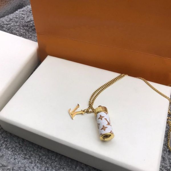 europe america style men lady women monogram eclipse lovers long necklace with v initials wrap white prints leather perfume bottle pendant, Silver
europe america style men lady women monogram eclipse lovers long necklace with v initials wrap white prints leather perfume bottle pendant, Silver