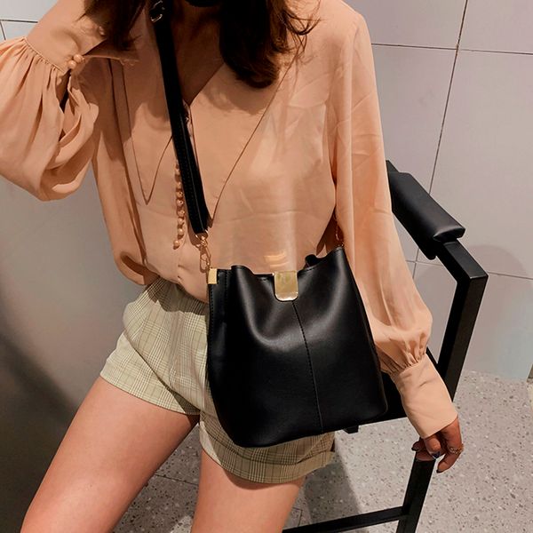 new women's fashion messenger bag black white messenger bag shoulder casual wild in women totes sac a main
new women's fashion messenger bag black white messenger bag shoulder casual wild in women totes sac a main
