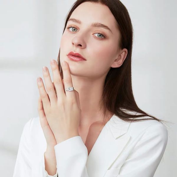 fashion simple s925 pure silver small alligator shape women's ring opening adjustable size of freight
fashion simple s925 pure silver small alligator shape women's ring opening adjustable size of freight