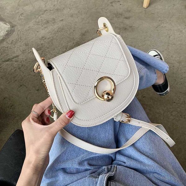 ladies pu leather plaid saddle crossbody bags for women 2020 summer mini fashion shoulder bag female chains messenger bags bolsa
ladies pu leather plaid saddle crossbody bags for women 2020 summer mini fashion shoulder bag female chains messenger bags bolsa
