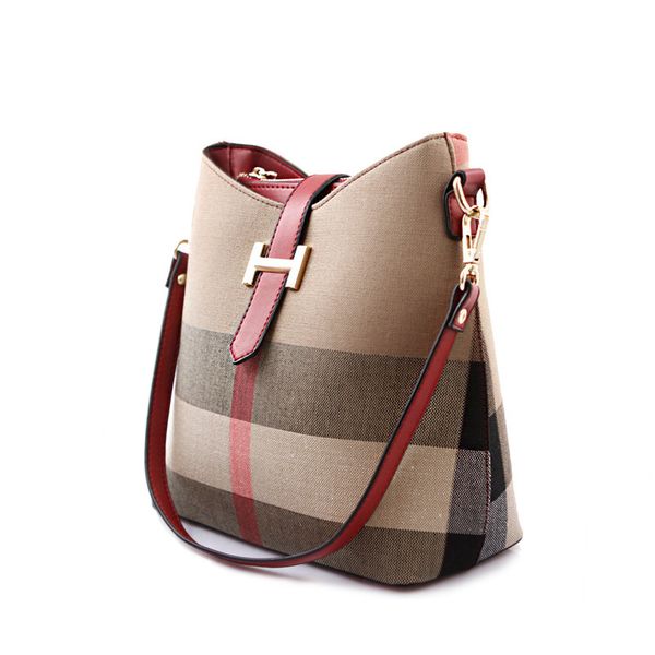 large brand luxury hand-held shoulder bag, hanger luggage, crystal wallet fashion leisure wholesale wallet clip evening bags
large brand luxury hand-held shoulder bag, hanger luggage, crystal wallet fashion leisure wholesale wallet clip evening bags