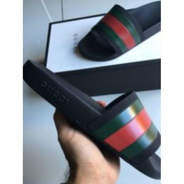NEW Designer slipper Gear bottoms mens striped sandals causal Non-slip summer huaraches slippers flip flops slipper BEST QUALITY
NEW Designer slipper Gear bottoms mens striped sandals causal Non-slip summer huaraches slippers flip flops slipper BEST QUALITY