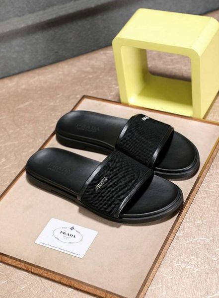 20ss mens womens luxurydesigner beach shoes sandals slide summer fashion shoes cowhide lining black shoes slipper flip flop box 2022604q
20ss mens womens luxurydesigner beach shoes sandals slide summer fashion shoes cowhide lining black shoes slipper flip flop box 2022604q