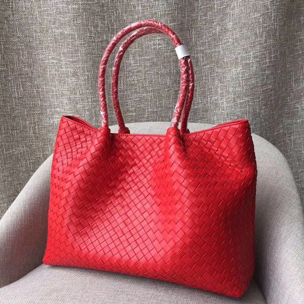 women's classic tote bag. designer handbag, leather hand-woven design. removable liner carrier. casual style. travel shopping essen
women's classic tote bag. designer handbag, leather hand-woven design. removable liner carrier. casual style. travel shopping essen