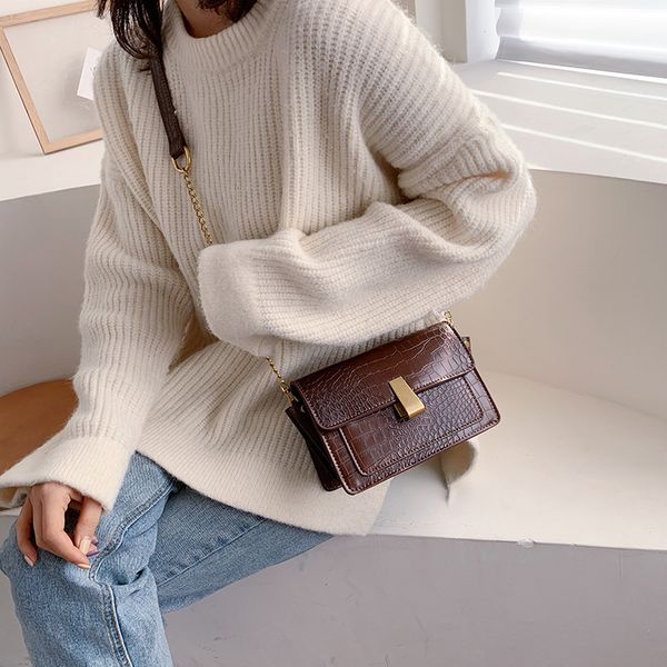 2020 new ladies messenger bag korean fashion casual simple solid color retro texture shoulder small square bag women's
2020 new ladies messenger bag korean fashion casual simple solid color retro texture shoulder small square bag women's