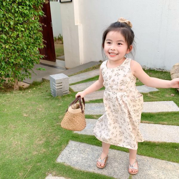 summer kids dress vintage style floral pattern sleeveless backless design sweet kids dresses, Red;yellow
summer kids dress vintage style floral pattern sleeveless backless design sweet kids dresses, Red;yellow