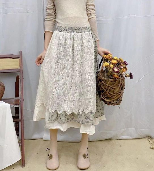 2020 new spring chic vintage cotton linen spliced skirt floral embroidery patchwork linen skirt, Black
2020 new spring chic vintage cotton linen spliced skirt floral embroidery patchwork linen skirt, Black