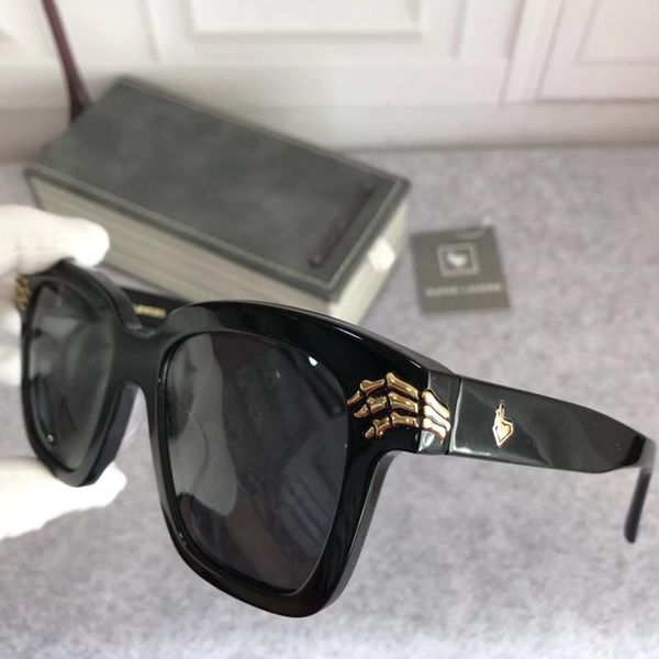super lovers brand designer 003 sunglasses fashion women brand designer glasses retro style uv protection come with package 009, White;black
super lovers brand designer 003 sunglasses fashion women brand designer glasses retro style uv protection come with package 009, White;black