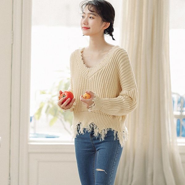 korean version of loose v-neck solid color irregular ragged sweater casual wild soft comfortable sweater, White;black
korean version of loose v-neck solid color irregular ragged sweater casual wild soft comfortable sweater, White;black