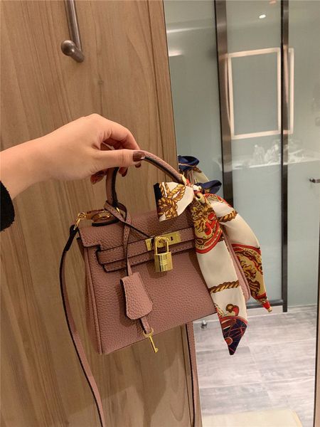 women designer luxury handbags purses hems brand fashion good quality pu leather crossbody messenger shoulder bags 2019 fashion
women designer luxury handbags purses hems brand fashion good quality pu leather crossbody messenger shoulder bags 2019 fashion