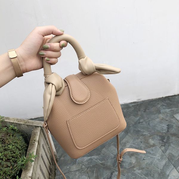 retro bow leather women handbags designer messenger bag crossbody bags for women tote bags clutch purse ladies handbags 2019
retro bow leather women handbags designer messenger bag crossbody bags for women tote bags clutch purse ladies handbags 2019
